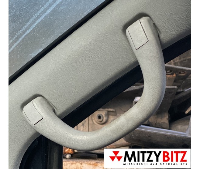 FRONT WINDSCREEN POST GRAB HANDLE FOR A MITSUBISHI V70# - MIRROR,GRIPS & SUNVISOR