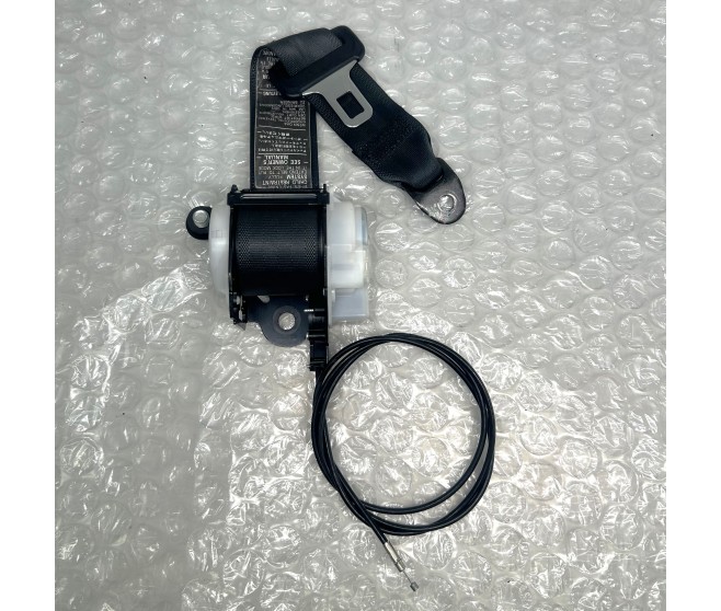 SEAT BELT 2ND SEAT CENTRE FOR A MITSUBISHI V60,70# - SEAT BELT 2ND SEAT CENTRE
