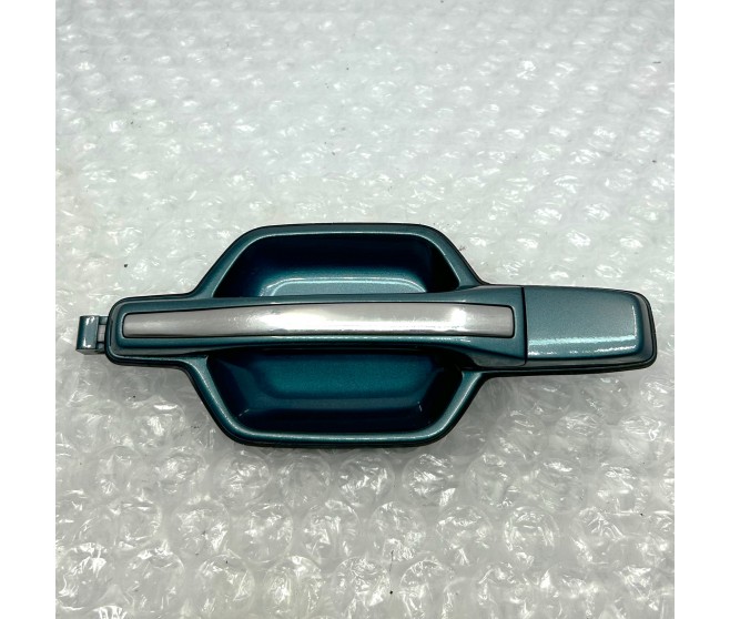 DOOR HANDLE REAR LEFT FOR A MITSUBISHI PAJERO/MONTERO - V73W