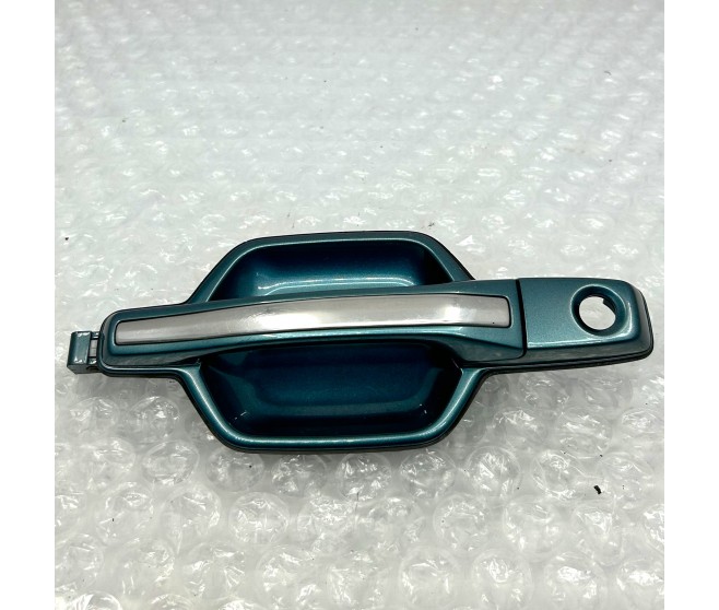 FRONT DOOR OUTSIDE HANDLE LEFT MR556247 FOR A MITSUBISHI PAJERO/MONTERO - V74W