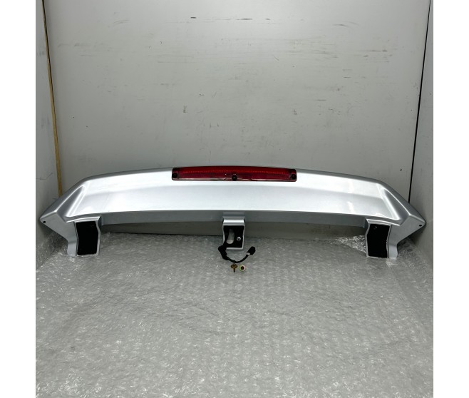 SILVER ROOF AIR SPOILER WITH BRAKE LAMP FOR A MITSUBISHI NATIVA - K97W