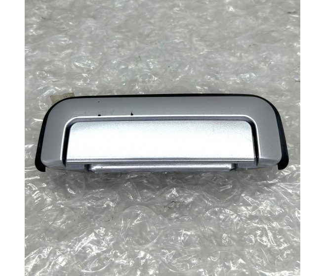 DOOR HANDLE FRONT RIGHT FOR A MITSUBISHI NATIVA - K94W