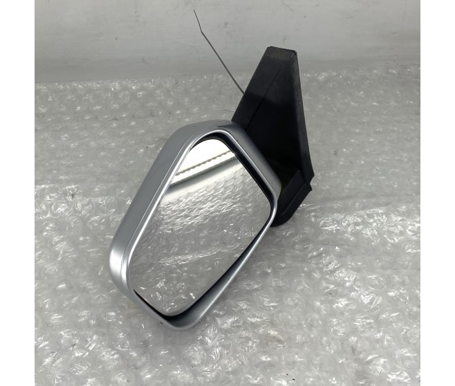 LEFT DOOR MIRROR FOR A MITSUBISHI PAJERO PININ/MONTERO IO - H77W