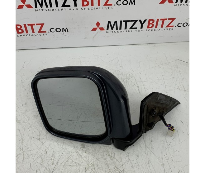 LEFT DOOR MIRROR FOR A MITSUBISHI PAJERO/MONTERO SPORT - K96W