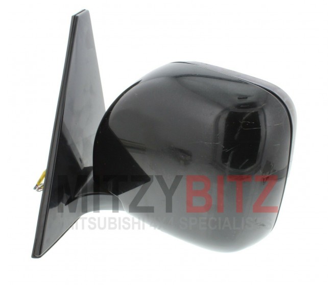 LEFT ELECTRIC ADJUST AND HEATED WING MIRROR FOR A MITSUBISHI PAJERO/MONTERO - V75W