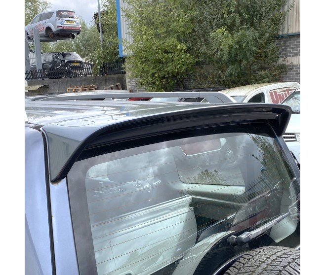 ROOF AIR SPOILER FOR A MITSUBISHI PAJERO/MONTERO - V88W