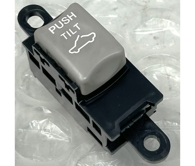 SUNROOF SWITCH FOR A MITSUBISHI PAJERO/MONTERO - V97W