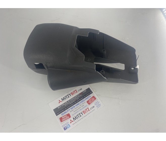 UPPER AND LOWER STEERING COLUMN  COVER FOR A MITSUBISHI PAJERO - V23W