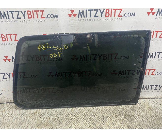 3 DOOR SWB REAR RIGHT QUARTER GLASS WINDOW FOR A MITSUBISHI V20-50# - 3 DOOR SWB REAR RIGHT QUARTER GLASS WINDOW