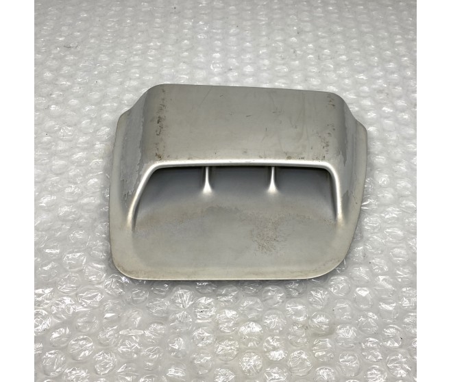 BONNET SCOOP FOR A MITSUBISHI V26W - 2800D-TURBO/SHORT WAGON - GLS(METAL/WIDE/SUPER SELECT),5FM/T RHD / 1990-12-01 - 2004-04-30 - 