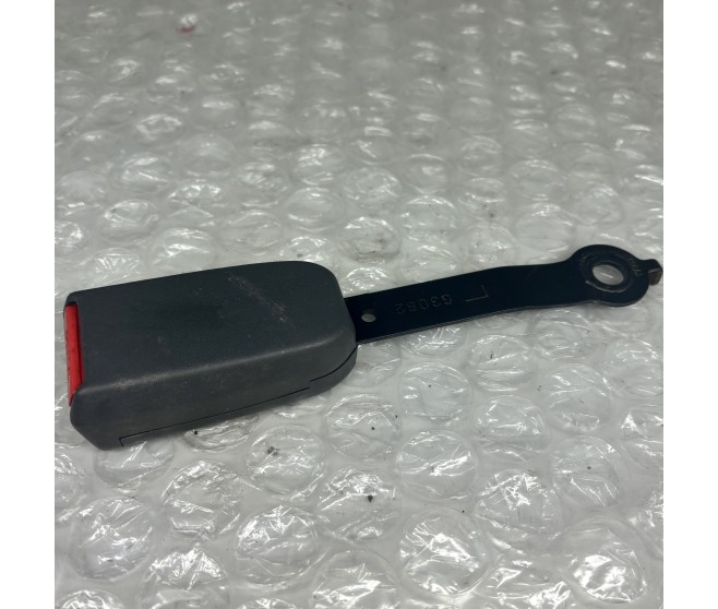 FRONT LEFT SEAT BELT BUCKLE FOR A MITSUBISHI PAJERO - V45W