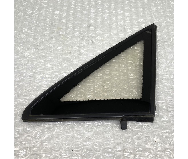 PILLAR WINDOW GLASS FRONT LEFT FOR A MITSUBISHI SPACE GEAR/L400 VAN - PA4W