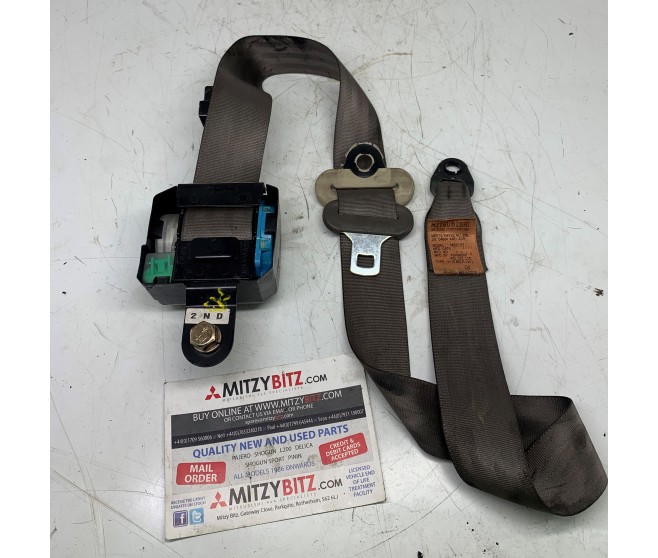 SEAT BELT 2ND ROW LEFT FOR A MITSUBISHI SPACE GEAR/L400 VAN - PD5W