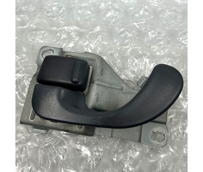 INNER DOOR HANDLE FRONT LEFT FOR A MITSUBISHI SPACE GEAR/L400 VAN - PA4W