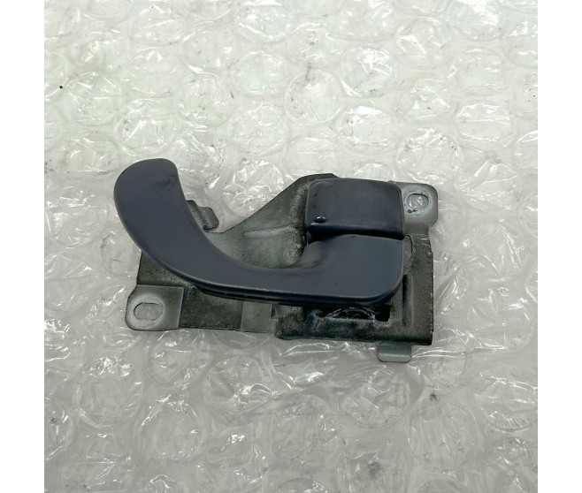 INNER DOOR HANDLE FRONT RIGHT FOR A MITSUBISHI SPACE GEAR/L400 VAN - PD5W