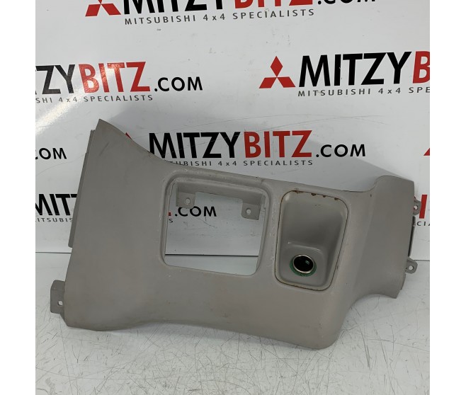 LOWER INSTRUMENT PANEL COVER FOR A MITSUBISHI DELICA SPACE GEAR/CARGO - PA4W