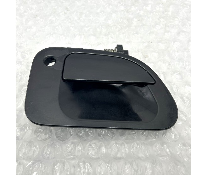 DOOR HANDLE FRONT RIGHT FOR A MITSUBISHI DELICA SPACE GEAR/CARGO - PF6W