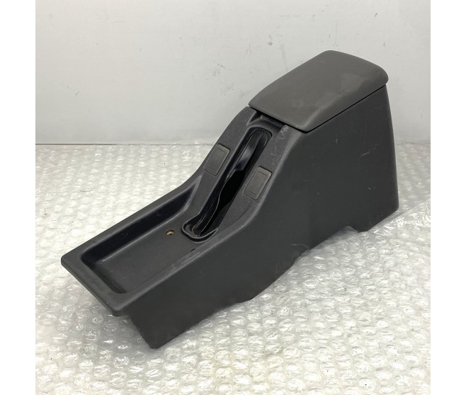 FLOOR CONSOLE FOR A MITSUBISHI L200 - K74T