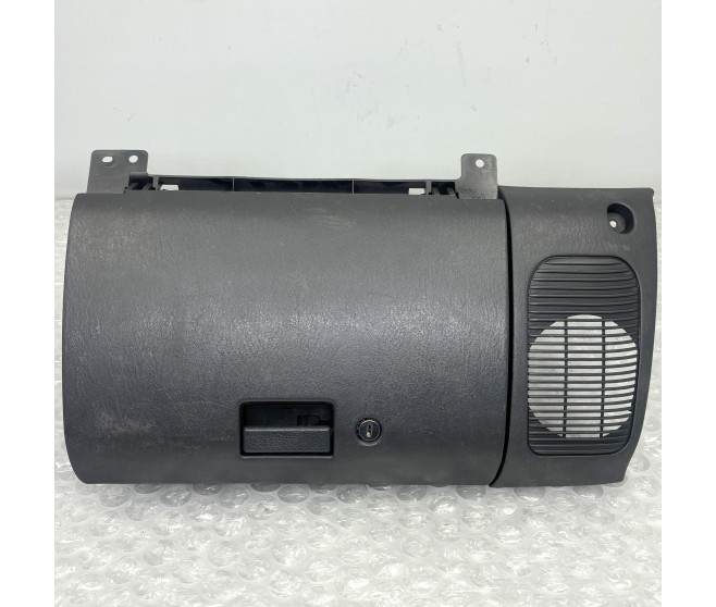 GLOVEBOX AND HOUSING FOR A MITSUBISHI L200 - K66T