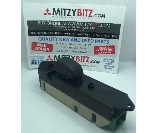 WINDOW SWITCH FRONT LEFT FOR A MITSUBISHI STRADA - K74T