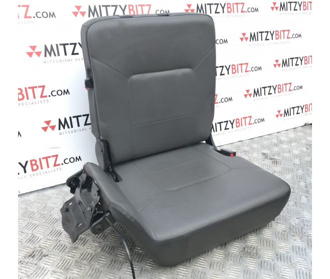  REAR RIGHT 3RD ROW  GREY LEATHER BOOT SEAT FOR A MITSUBISHI V30,40# -  REAR RIGHT 3RD ROW  GREY LEATHER BOOT SEAT