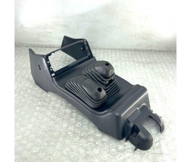 FRONT CENTRE FLOOR CONSOLE FOR A MITSUBISHI CHALLENGER - K97WG