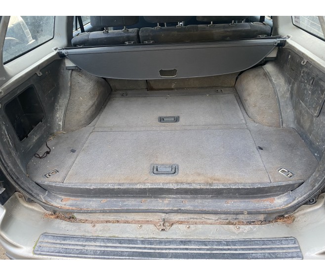 COMPLETE CARGO TRAY SET WITH FIXINGS FOR A MITSUBISHI SHOGUN SPORT - K90#