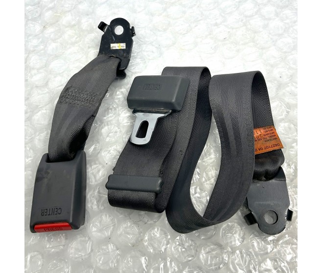 REAR CENTRE SEAT BELT AND BUCKLE