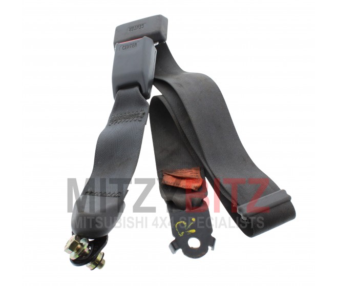 REAR CENTRE SEAT BELT AND BUCKLE FOR A MITSUBISHI L200 - K67T