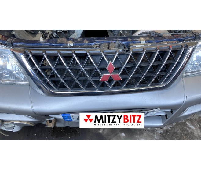 RADIATOR GRILLE FOR A MITSUBISHI L200 - K77T