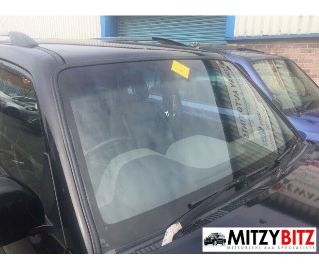 WINDSCREEN GLASS GREEN TINT WITH SHADE BAND FOR A MITSUBISHI MONTERO - V75W