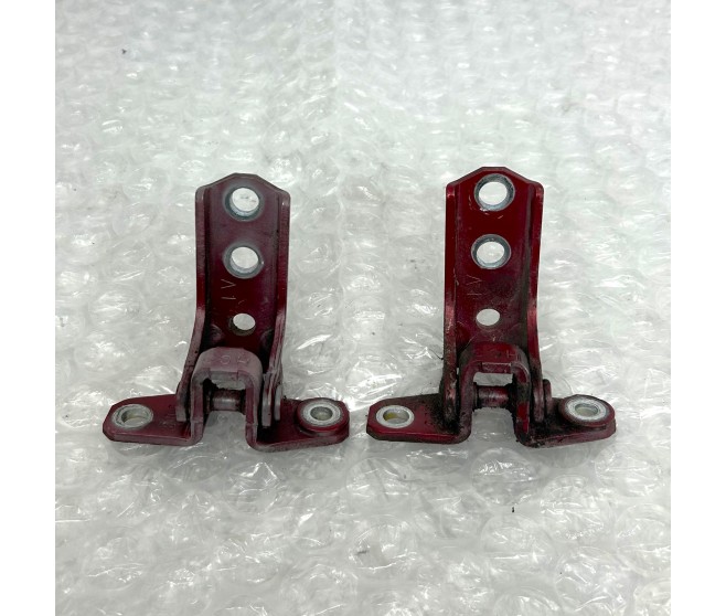 FRONT DOOR HINGES LEFT OR RIGHT FOR A MITSUBISHI PAJERO/MONTERO - V97W