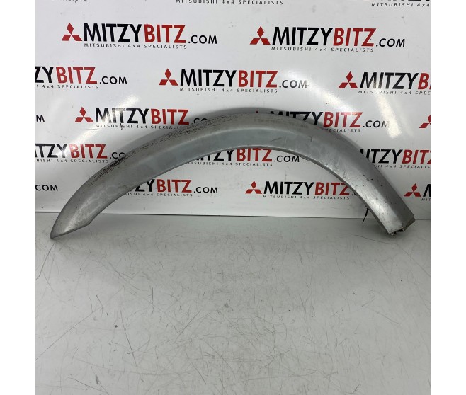 FRONT LEFT OVERFENDER FOR A MITSUBISHI PAJERO SPORT - K97W
