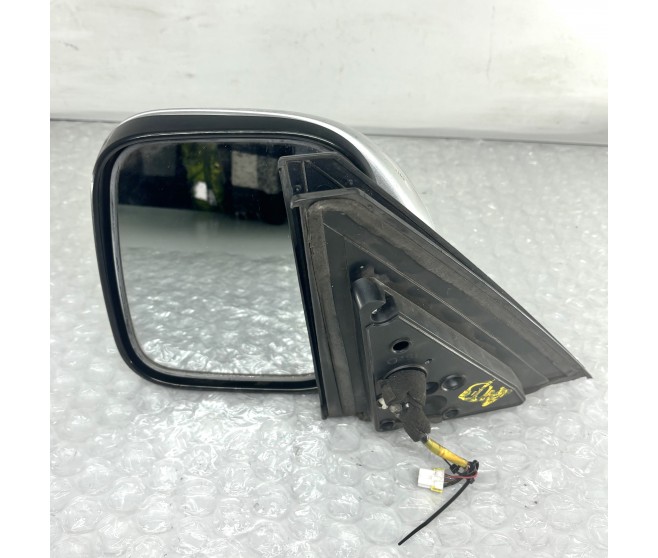 SPARES AND REPAIRS SILVER FRONT LEFT DOOR WING MIRROR FOR A MITSUBISHI V60,70# - OUTSIDE REAR VIEW MIRROR