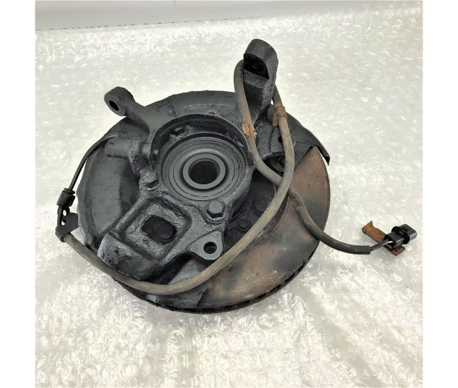 FRONT RIGHT HUB KNUCKLE AND BEARING FOR A MITSUBISHI GENERAL (EXPORT) - FRONT AXLE