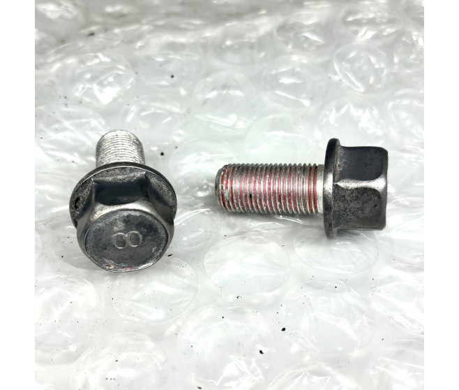 REAR DIFF MOUNTING BOLTS FOR A MITSUBISHI PAJERO - V73W