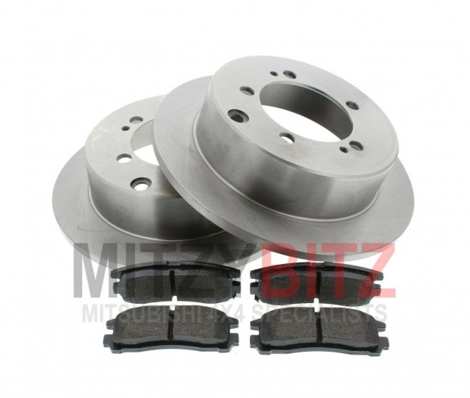 REAR BRAKE DISCS AND PADS FOR A MITSUBISHI RVR - N28WG