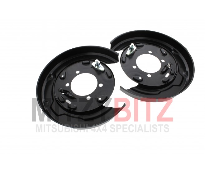  PAIR OF REAR BRAKE DISC DUST COVER BACKING PLATES FOR A MITSUBISHI PAJERO/MONTERO - V73W