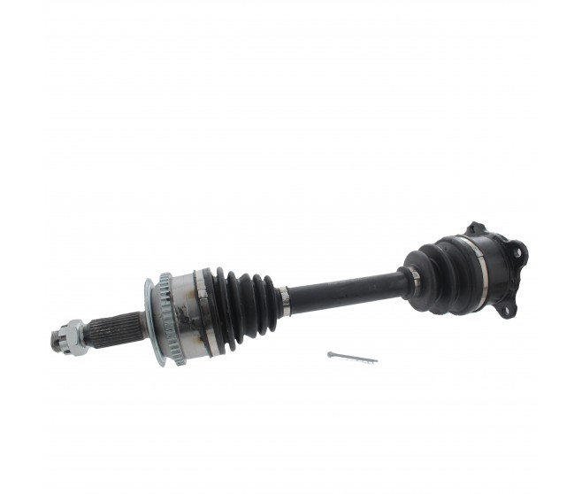 FRONT RIGHT AXLE COMPLETE DRIVE SHAFT FOR A MITSUBISHI TRITON - KB4T