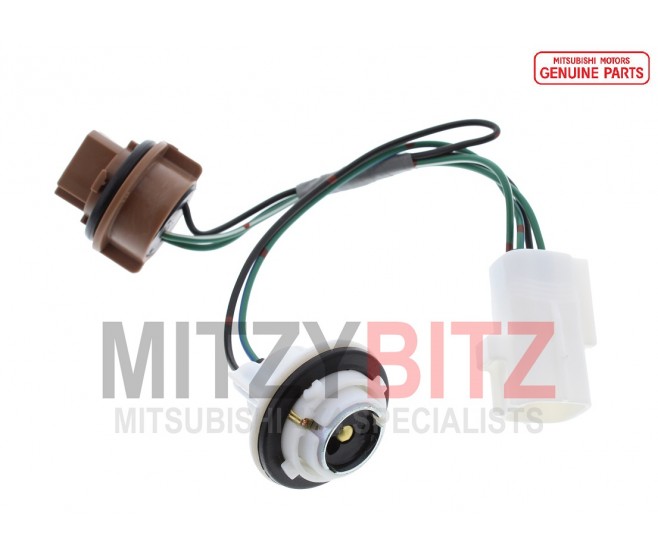 BUMPER LIGHT WIRING LOOM BULB HOLDERS FOR A MITSUBISHI V70# - BUMPER LIGHT WIRING LOOM BULB HOLDERS