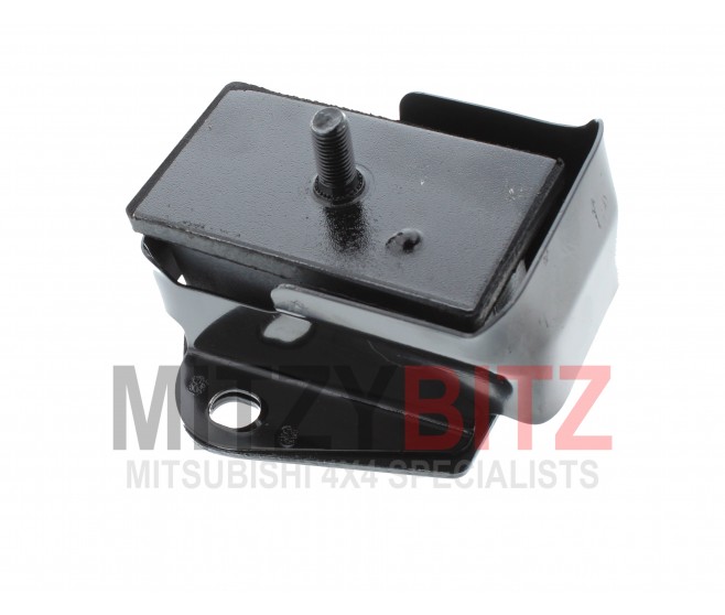 CROSSMEMBER ENGINE MOUNTING CUSHION  FOR A MITSUBISHI L04,14# - CROSSMEMBER ENGINE MOUNTING CUSHION 
