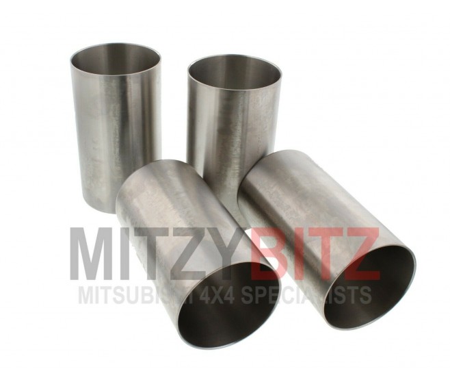 ENGINE CYLINDER PISTON LINERS X4 FOR A MITSUBISHI K60,70# - CYLINDER BLOCK