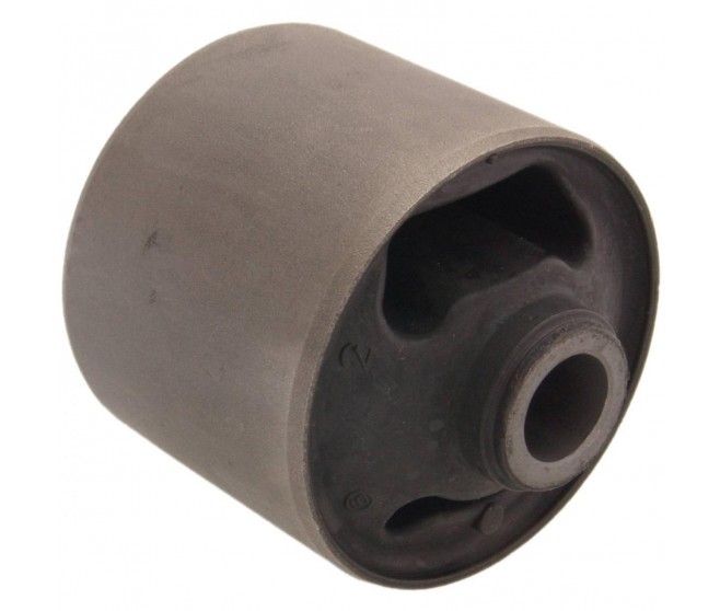 FRONT DIFFERENTIAL MOUNT BUSHING FOR A MITSUBISHI PAJERO IO - H66W