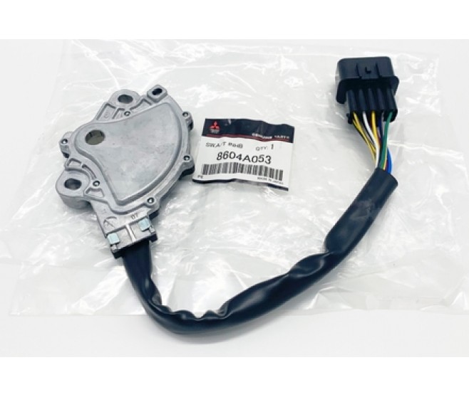 AUTOMATIC GEARBOX INHIBITOR SWITCH FOR A MITSUBISHI V90# - AUTOMATIC GEARBOX INHIBITOR SWITCH