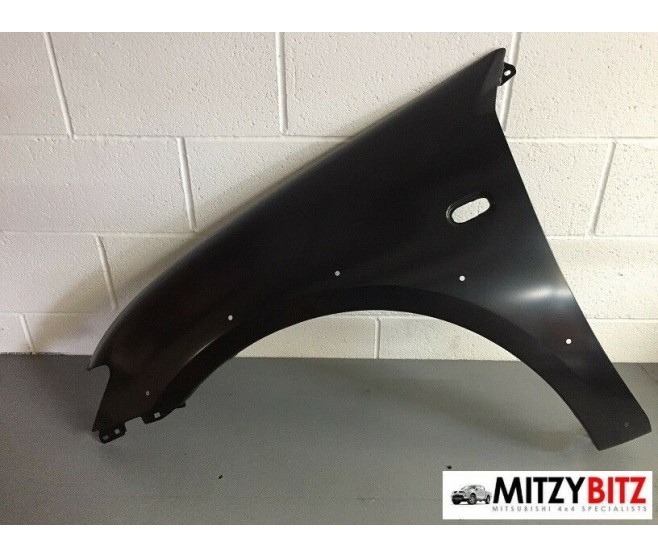 FRONT LEFT FENDER WING FOR A MITSUBISHI TRITON - KB4T