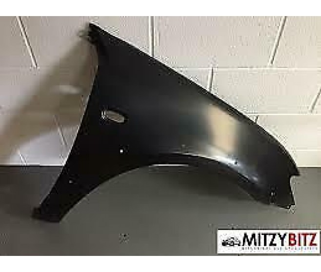 FRONT RIGHT FENDER WING FOR A MITSUBISHI TRITON - KA4T