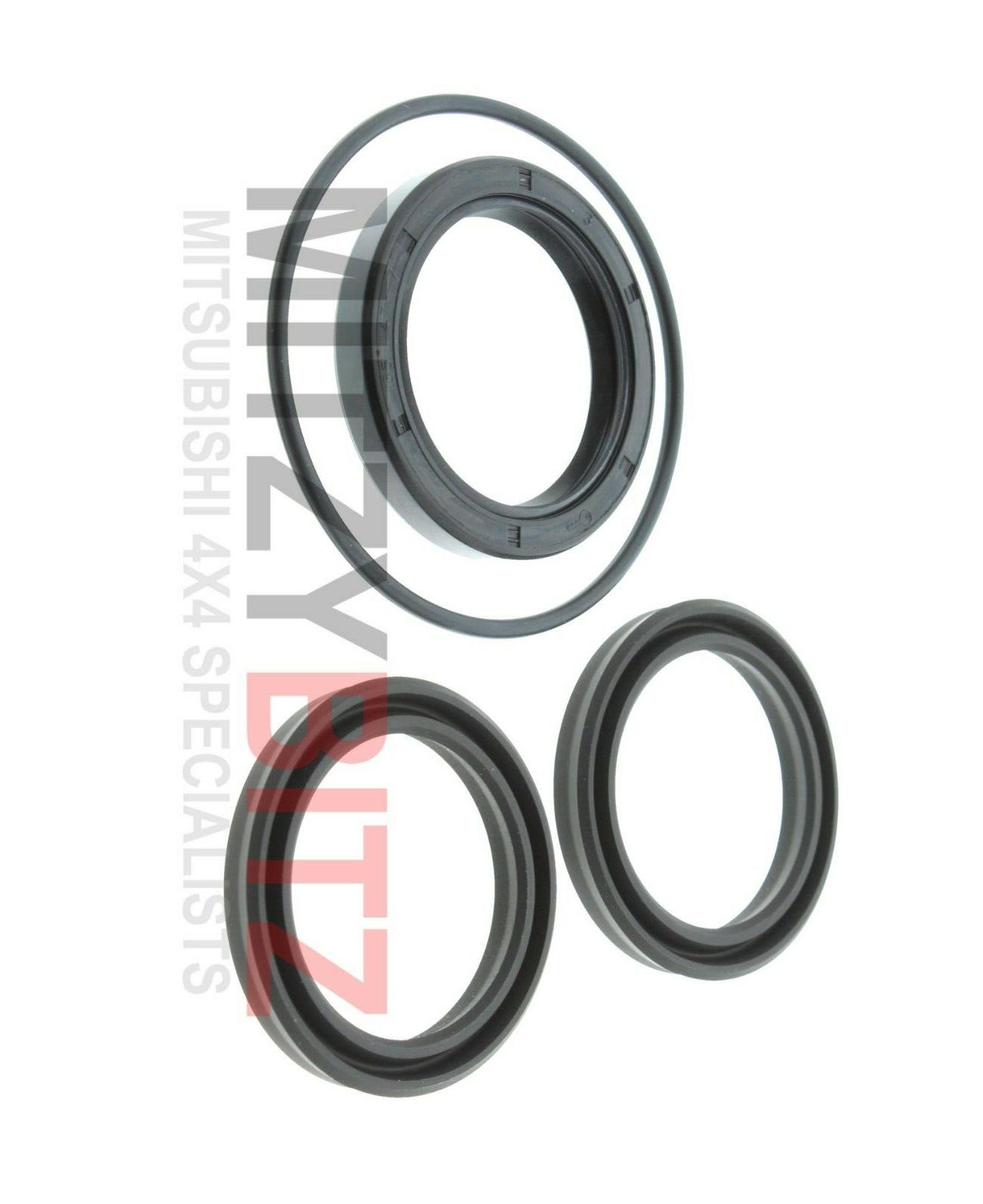 STEERING BOX Seal Kit ( Sector Shaft ) Mitsubishi Pajero V24V Mk2 2.5T